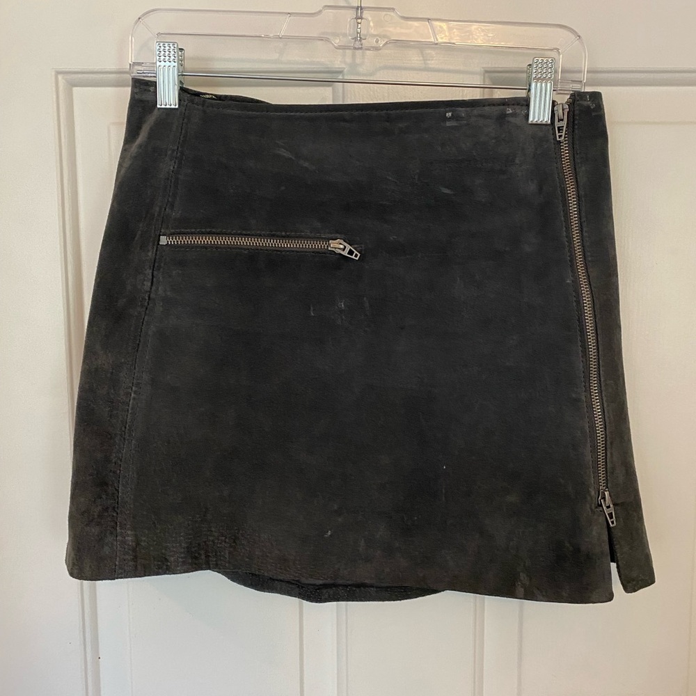 BlankNYC gray suede mini skirt, size 27